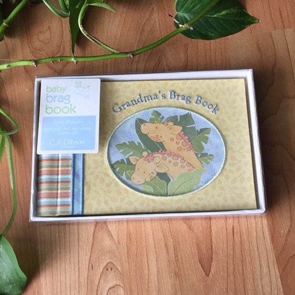 C.R Gibson Baby Brag Book - Picture 4 of 6
